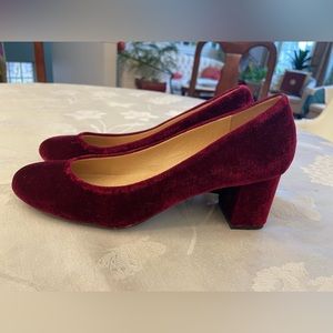 Dark Magenta/Violet Velvet Pumps